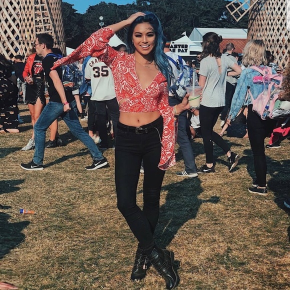 🚨LAST PAIR//The Festive // Black combat Boots - Picture 4 of 4